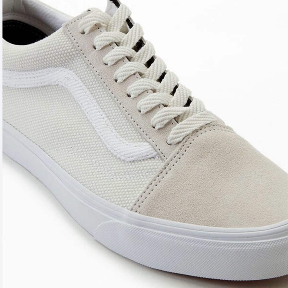 Vans Women's Sneakers in White and Cream